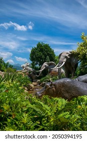 Ma Wan Island, Hong Kong - 30 Aug, 2014: Life-size Statues Of Animal Pairs In The Garden Of The Noah's Ark Theme Park, Hong Kong
