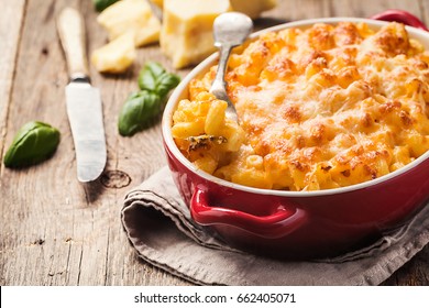 Mac And Cheese, American Style Macaroni Pasta In Cheesy Sauce