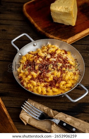 Mac n Cheese, Macarrão com Queijo, bacon 