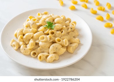 Macaroni And Cheese With Herbs In Bowl