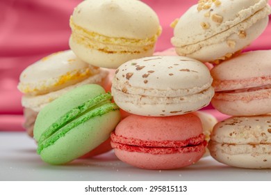 Macaroon, Cake, Cookie.