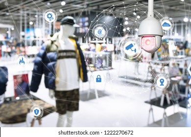 Machine Learning Analytics Identify Person Technology , Artificial Intelligence ,Big Data , Iot Concept. Cctv , Security Camera And Face Recognition People In Smart City Retail Shop. 