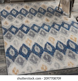 Machine Made Geometric Shag Area Rug.