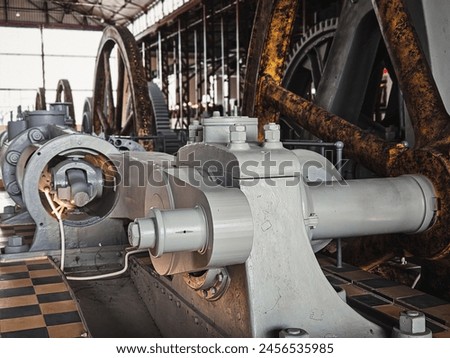 The machine for milling sugar cane into sugar is located in the former famous sugar factory in 1930, De Tjolomadoe.