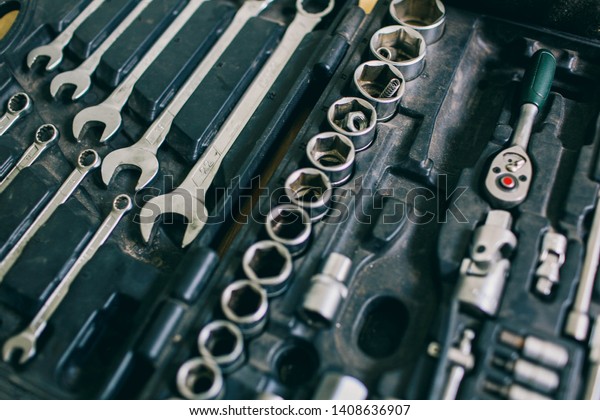 Machine repair tools\
Car tool\
kit