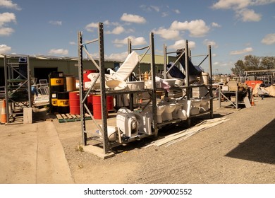 Mackay, Queensland, Australia - 23 Dec 2021; Bathware And Toilets Being Recycled At A Dump Shop Run By A Not For Profit Charity.