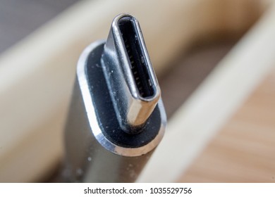 macro close up usb type c