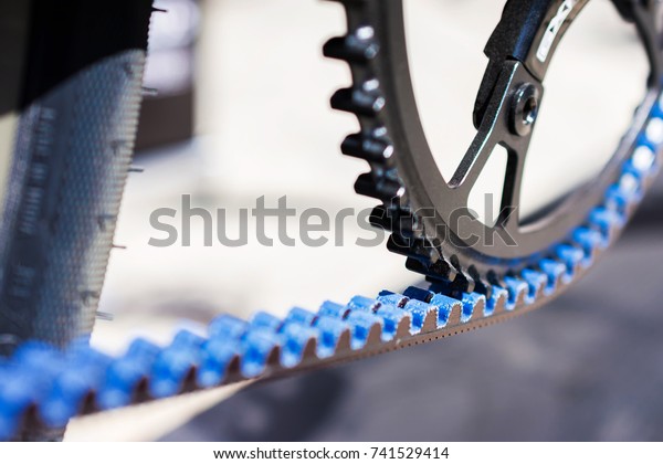 blue bike chain