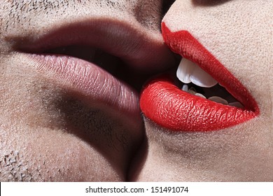 macro kiss, two mouth