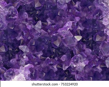 macro photo of lilac amethyst druse 