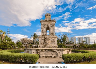 Mactan Shrine, aka Liberty Shrine, a memorial park on Mactan in Lapu Lapu City, Cebu, Philippines. Translation: 