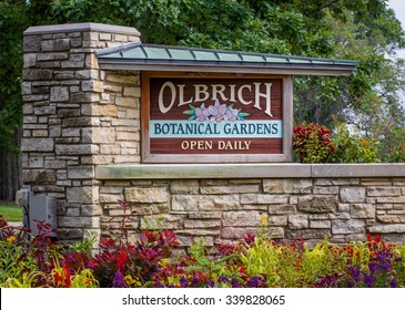 Olbrich Botanical Gardens Images Stock Photos Vectors