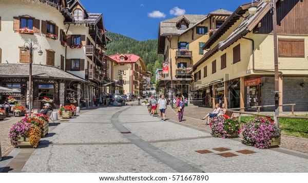 Madonna Di Campiglio Village Rendena Valley Stock Photo 571667890 ...