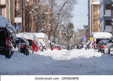 Madrid (Spain); 01 10 2021: The Effect Of Heavy Storm Filomena: Snow, Chaos And Streets Cut Off In The Middle Of Covid-19 Pandemic.