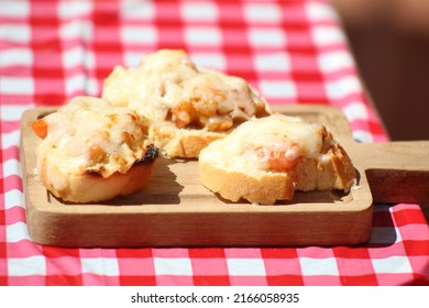 Madrid ; Spain ; 04 06 2022 ;cheese And Tomato Bread Skewers