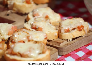 Madrid ; Spain ; 04 06 2022 ;cheese And Tomato Bread Skewers