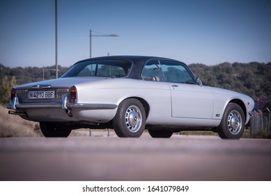 Madrid, Spain. 09/12/2017. 1976 Jaguar XJ-C 4.2 Coupe