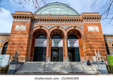 Madrid, Spain - FEB 17, 2022: The Velazquez Palace Is An Exhibition Hall Located In Buen Retiro Park, Madrid, Spain. Built In1883 By Ricardo Velazquez Bosco.