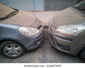 Madrid, Spain. March 15, 2022. 
Cars Covered In Mud After A Dust Storm From The Sahara