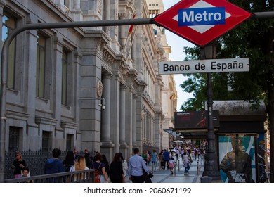 Madrid, Spain. October, 2021. Banco De España (Bank Of Spain) Metro Station At Calle De Alcalá (Alcalá Street) With Crowds Of People In The Area.