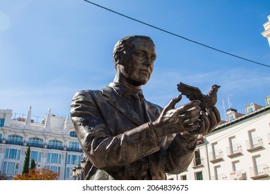 Madrid, Spain. October, 2021. Sculpture Of Famous Spanish Poetry And Playwight Federico García Lorca With A Dove In His Hands At Santa Ana Square, In Downtown Madrid.