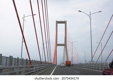 76 Jembatan Suramadu Images, Stock Photos & Vectors | Shutterstock