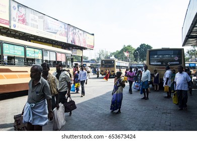 MADURAI, INDIA - DECEMBER 19, 2016: Many People Walking To Catch The Bus At The Bus Station