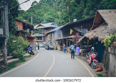 Mae Kampong Village