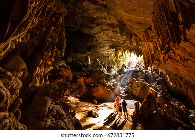Mae Ou Su Cave, Tha Song Yang District, Tak Province, Thailand.Cave is a beautiful cave in the top of Thailand. Has been dubbed "Geothermal Theater" and has been hailed as one of the unseen Thailand.