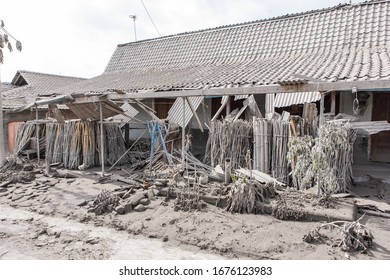 Magelang, Central Java, Indonesia, Nov 2010: Thick Volcanic Ash Fall On A Village Near The Merapi Volcano. In Late 2010 Mount Merapi Began An Increasingly Violent Series Of Eruption