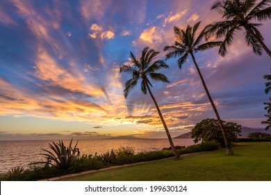 Magical Hawaiian Sky From Kamaole Beach On The Island Of Maui, Hawaii