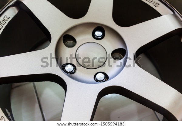 Magnesium alloy wheel. Car\
Accessories.