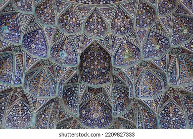 The Magnificent Interior Inside Sheikh Lotfollah Mosque, The Masterpieces Of Iranian Architecture In Isfahan, Iran. May 4, 2019.  