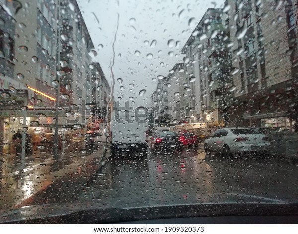 magnificent view of the street and outside from\
the window after it\
rains\

