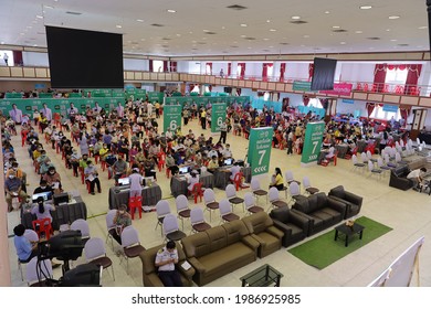 Mahasarakham, Thailand - 7 June 2021: The General Public And The Elderly Receive The First Dose Of Free Vaccine To Prevent COVID-19 From The Government In Maha Sarakham, Thailand.