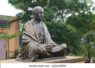 Mahatma Gandhi Sitting Lotus Position Monument Stock Photo 1622648404 ...