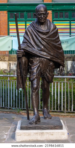 Mahatma Gandhi Statue City Manchester Manchester Stock Photo 2198616811 ...