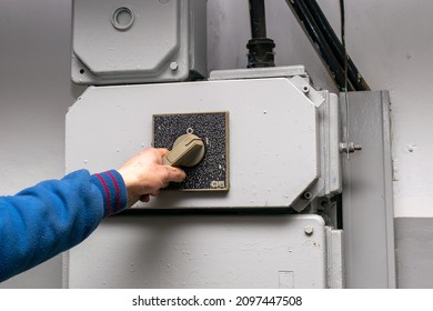 Main Switch, Hand On The Lever