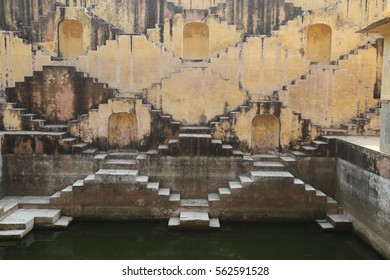 Main Wall Of Panna Meena Ka Kund