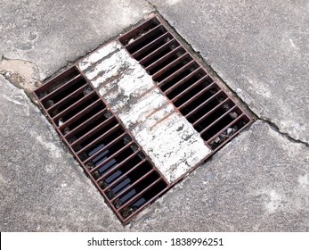 18 Mainhole cover Images, Stock Photos & Vectors | Shutterstock