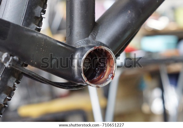 bicycle lower bracket