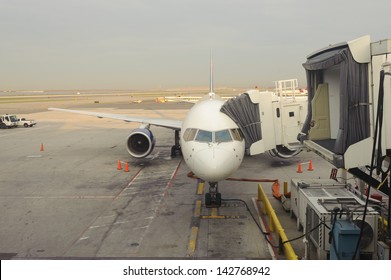 maintenance of civil aircraft in airport of San Francisco