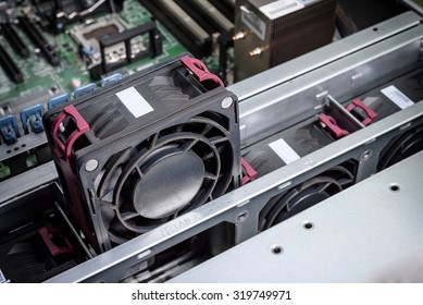 maintenance cooling system of computer server