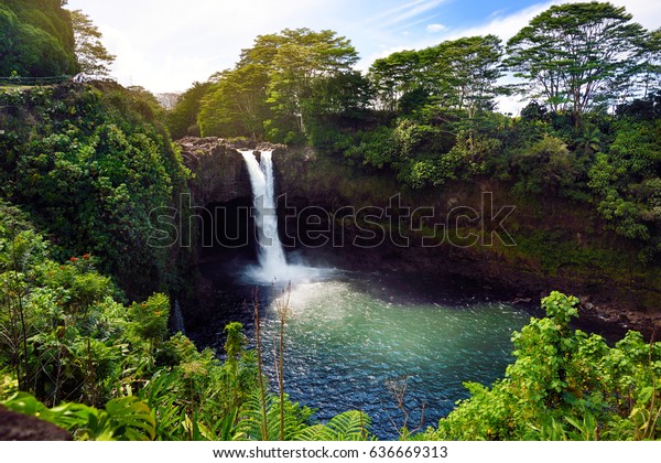 Majesitc Rainbow
Falls waterfall in Hilo, Wailuku River State Park, Hawaii. The
falls flows over a natural lava cave, the mythological home to
Hina, an ancient Hawaiian goddess.
