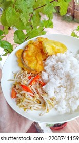 Makan Siang Kami Sekeluarga Hari Ini