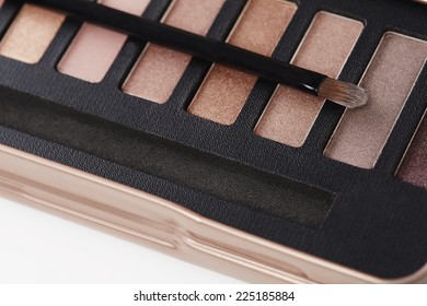 Make Up Brush On Eye Shadow Palette