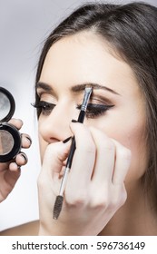 Make Up Eyebrown