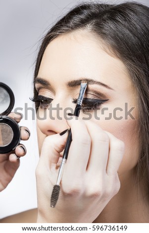 Make Up Eyebrown