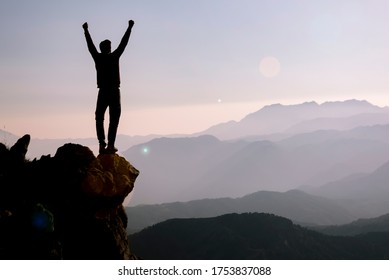 Make plans for your new goals. And press towards achieving the goals with all your strength. - Shutterstock ID 1753837088