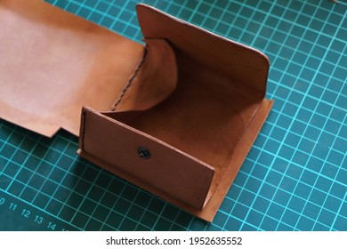 Make A Wallet With Leather Craft 